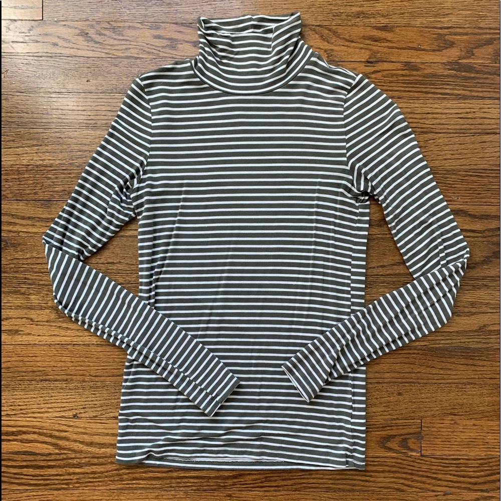 American eagle olive striped turtleneck